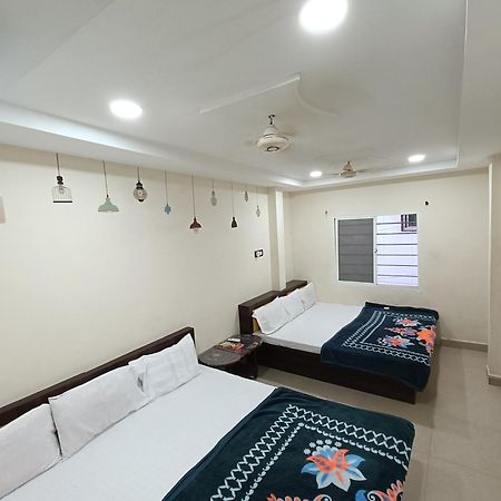 Fabhotel Shipra 乌贾因 外观 照片