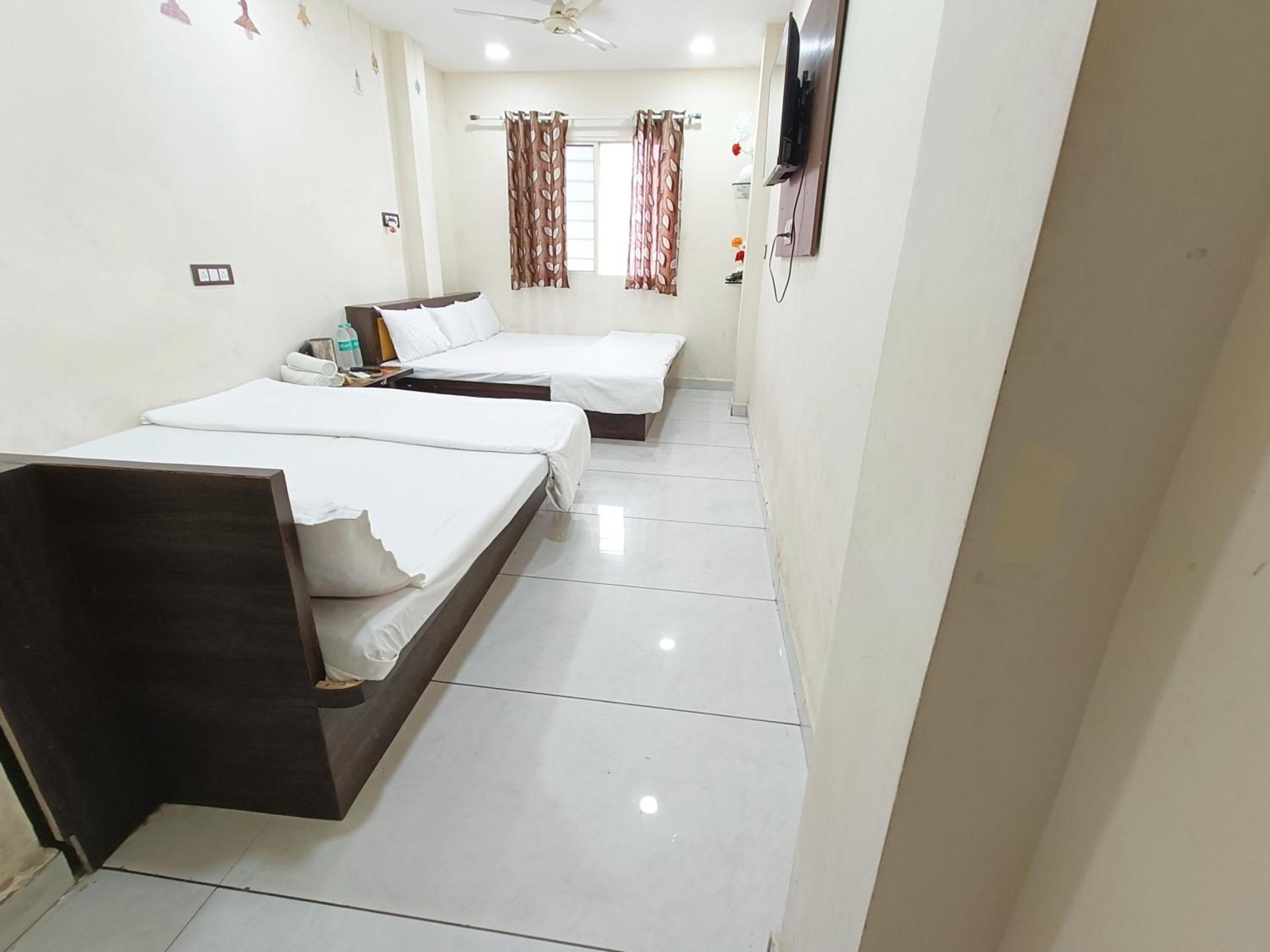 Fabhotel Shipra 乌贾因 外观 照片